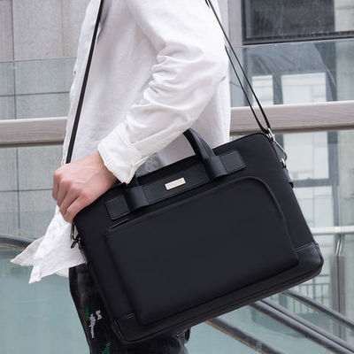 Maßgeschneiderte Messenger Tasche Laptop Case mit Schultergurt Schwarze Farbe